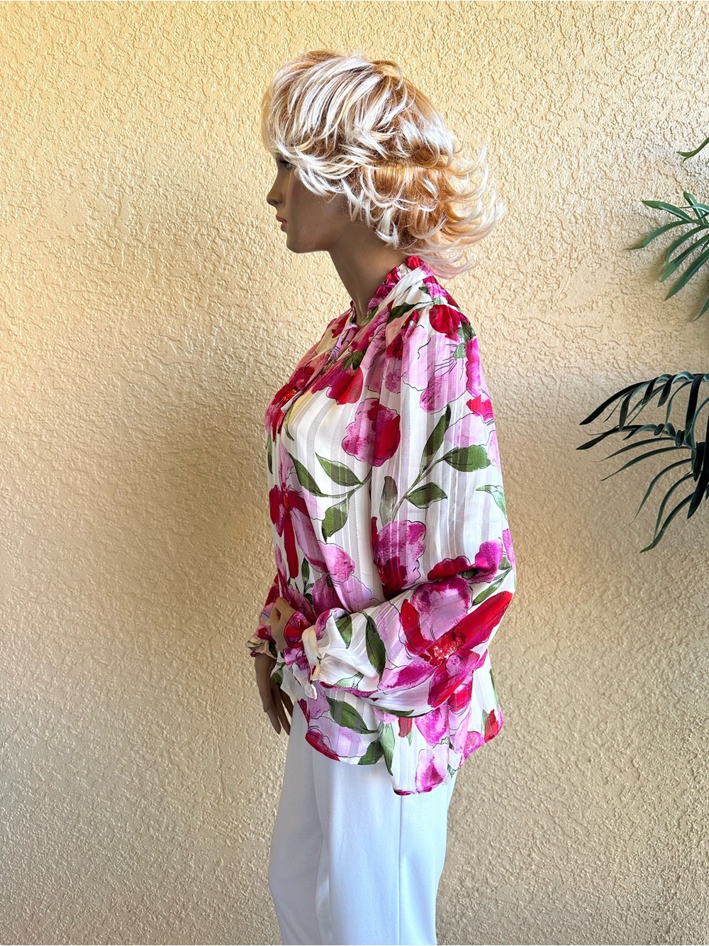 JOIE designs pink floral lined top with metallic thread accent - Picture 6 of 11